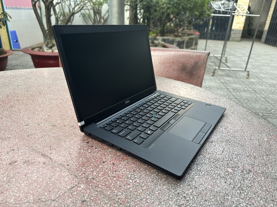 Laptop Dell 7490 thumb