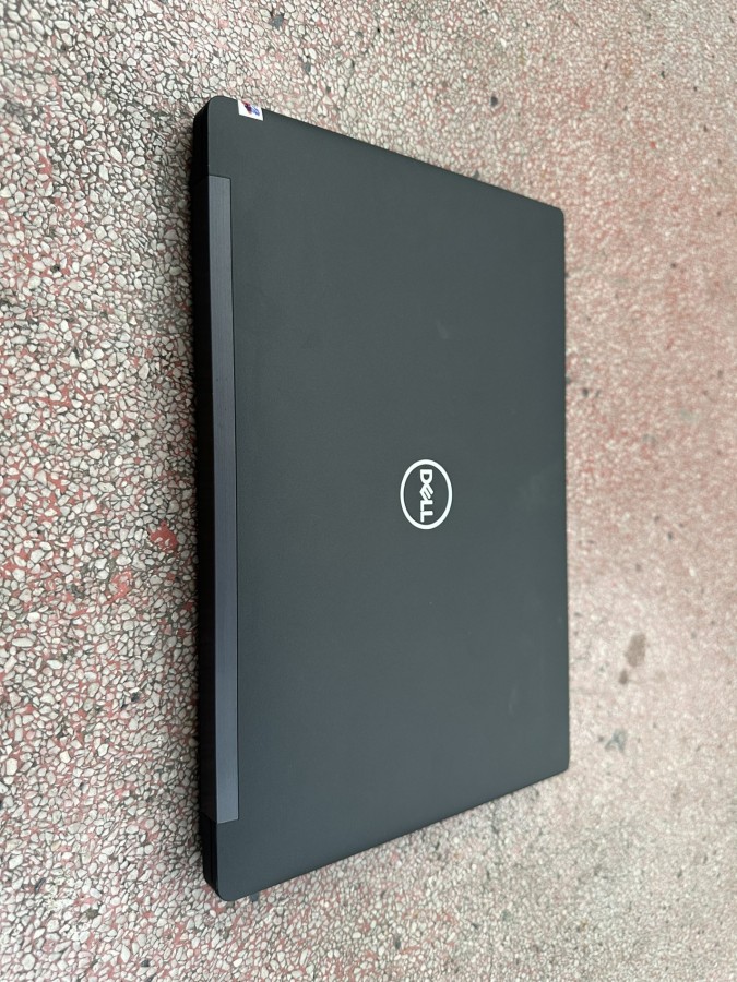 Laptop Dell Latitude 7390 thumb