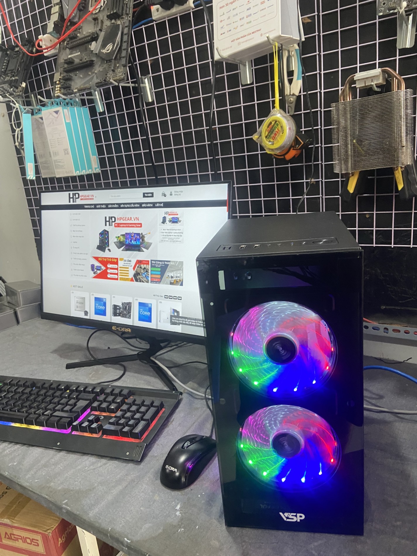 BỘ PC NHỎ GỌN LED RGB ĐẸP CHƠI ĐƯỢC CÁC TỰA GAME: LMHT, FIFA 04, PUBG, GTA5..